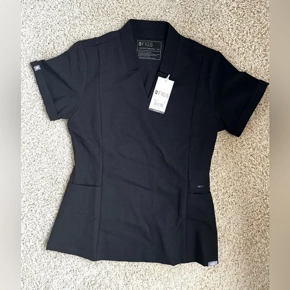 Women’s Figs Scrubs - Picture 2 of 7